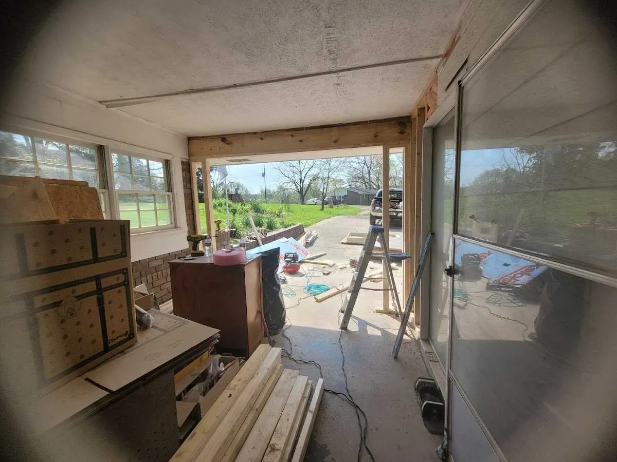 Air movers and dehumidifier for Water Mitigation Services in Hamlin