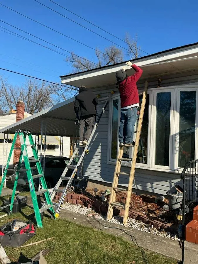 Restoration crew performing exterior repair in Hamlin